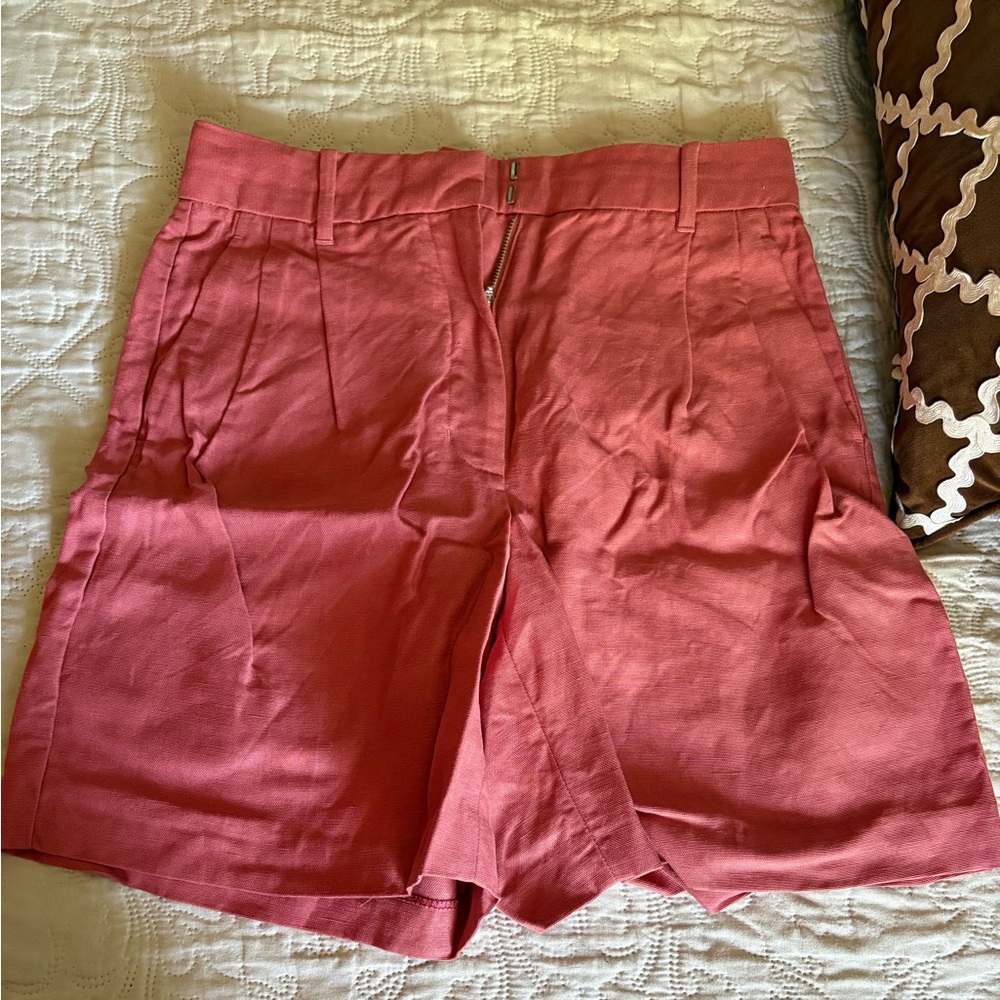 Aritzia Wilfred Effortless 7 inch shorts in Warm Sienna size 6
